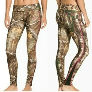NWT Under Armour Camo Real Tree Leggings/Pants